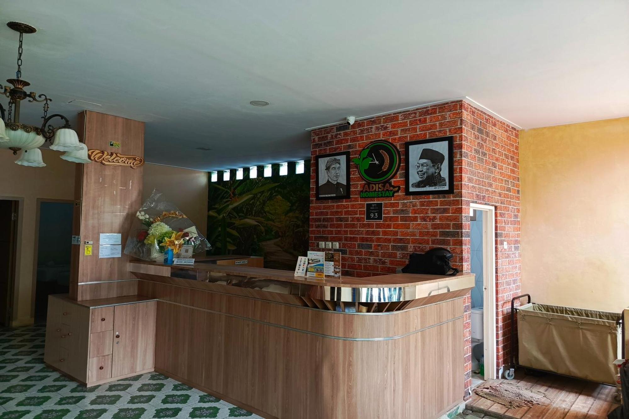 Adisa Homestay Malang Exterior foto
